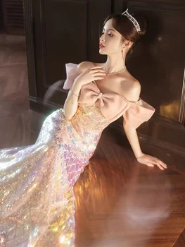 Altın Parlak Gece Elbisesi Uzun Lüks 2023 Kapalı Omuz Pembe Yay parlak pullar Sparkle Sevgiliye Backless Mizaç Balo elbisesi 3