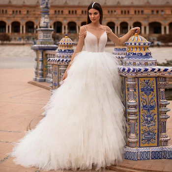 Beyaz Lüks düğün elbisesi Uzun Kollu Dantel Balo O-Boyun 3D Çiçek gelin elbiseleri Mahkemesi Tren Custom Made gelinlik 2