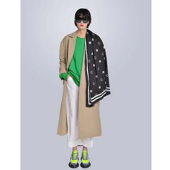 MISHOW Milan Moda Haftası İlkbahar / Yaz 2020 Kadın Üç parçalı Set Yeşil Kazak Turn Down Yaka Ceket ve Beyaz Pantolon Bak-1 9