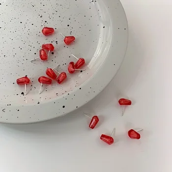 VSnow Zarif Simülasyon Kırmızı Nar düğme küpe Kadınlar için Komik Mizaç Temizle Reçine Boncuk Meyve Küpe Takı 3