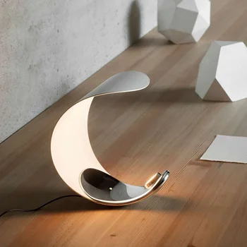 Yaratıcı Tasarım Lüks Ay LED Masa Lambası Modern Oturma Odası Dekor Masa Lambası Yatak Odası Başucu Akıllı Karartma Dokunmatik masa lambaları