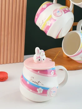 Yaratıcı tavşan erkek ve kadın ofis seramik kupa çift kolu kapaklı kaşık kahve fincanı ev süt kupa