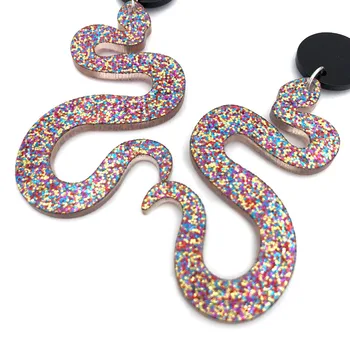 Yeni stil sıcak satış kişilik abartılı geometrik hayvan figürlü mücevherat akrilik tam pembe renk uzun yılan küpe küpe